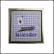 Wanddecoratie-Lavender-met-zilverkleurige-lijst