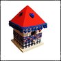 Vogelhuisje puntdak Holland stijl rood dak blauwe bolletjes